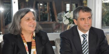 Diyarbakır Büyükşehir Belediye Eş Başkanları Tutuklandı