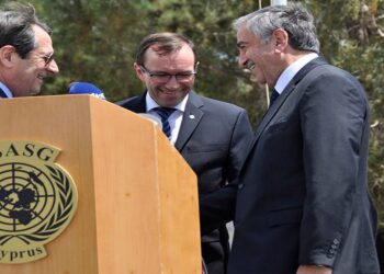 Kathimerini: Mont Pelerin’in Görüntüsü Dışında Kuyruğu Da Var…