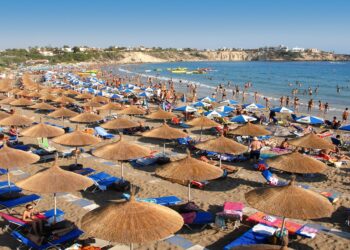 Kıbrıs’ın Güneyinde Turizm Geliri Arttı