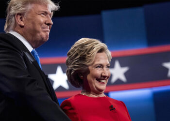 Clinton ile Trump arasındaki puan farkı bire indi