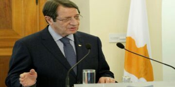 Anastasiadis: Eğitim Yetkisi Toplumlarda Olacak