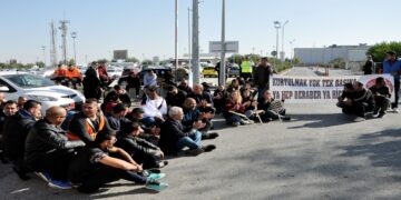 İşten Durdurmalar Protesto Edildi