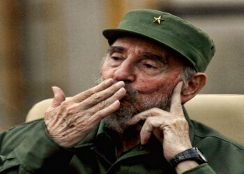 Küba Devrimi’nin Lideri Fidel Castro Hayata Veda Etti