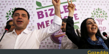 Türkiye’de HDP’ye Gece Yarısı Darbesi -Video-
