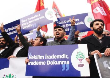 HDP’li Milletvekillerinin Tutuklanması İstanbul’da Protesto Edildi -Video-