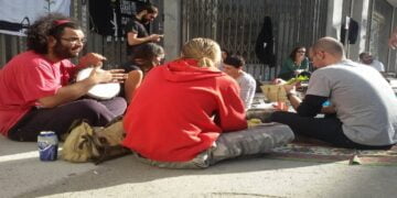 “Biz Çözümü Yaşıyoruz” Diyen Aktivistler Ara Bölgede Buluştu-Foto