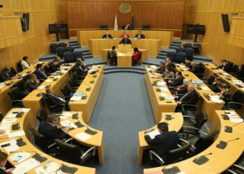 Kıbrıs’ın Güneyinde Meclis Gün Boyu Kıbrıs Sorununu Tartıştı