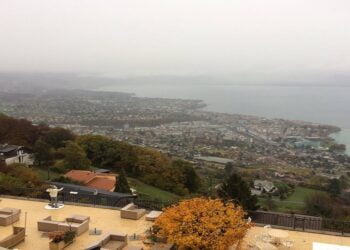 Akıncı İsviçre’de