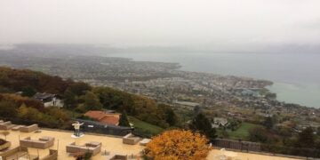 Akıncı İsviçre’de