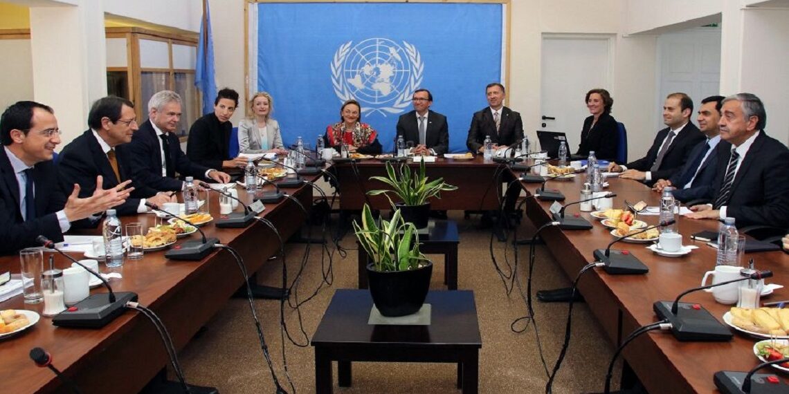 Anastasiadis’e İsviçre’de Eşlik Edecek Ekip Açıklandı