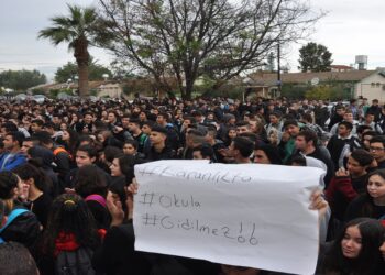 Öğrenciler Sokağa Çıktı: Katil Devlet Hesap Verecek-Foto