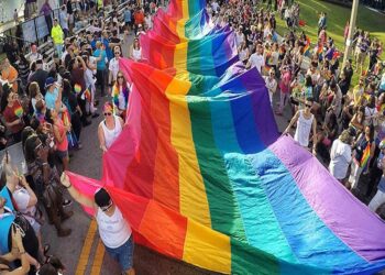 Orlando Onur Yürüyüşünde 150 Bin Kişi Yürüdü