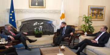 Regling: Kıbrıs’ta Çözümü Finanse Edecek Yetkimiz Yok