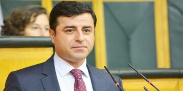 Demirtaş: Erdoğan Bin Odalı Sarayında Korkudan Uyuyamıyor-Video