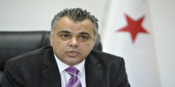 Hükümet İnadından Vazgeçmeli Saatler Bir Saat Geri Alınmalı