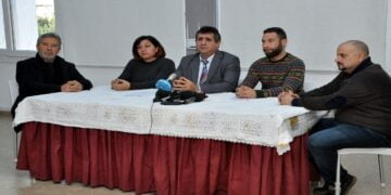 Öğretmen, Yalnızca Gerçeği Öğretmekle Sorumludur