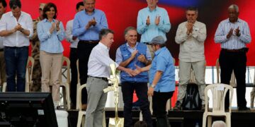 Kolombiya: Silahlara ve Savaşa Veda, Barışa Merhaba