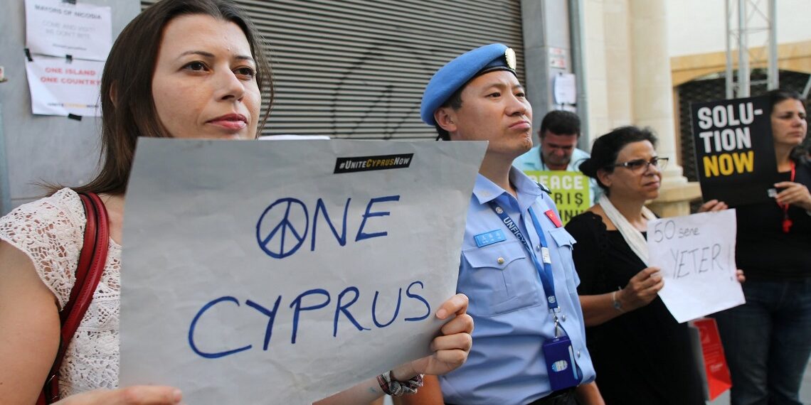 Guardian: Yunanistan ve Türkiye Üzerinde Kıbrıs’ta Anlaşma Baskısı