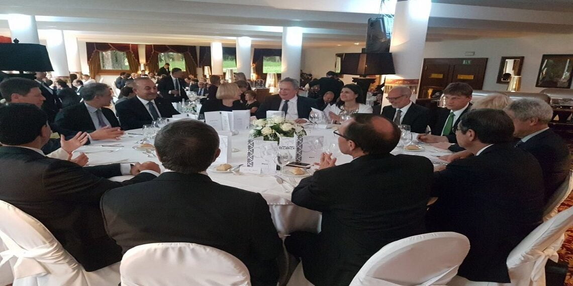 Kıbrıs Konferansı Öncesinde Tüm Taraflar Akşam Yemeğinde Bir Araya Geldi