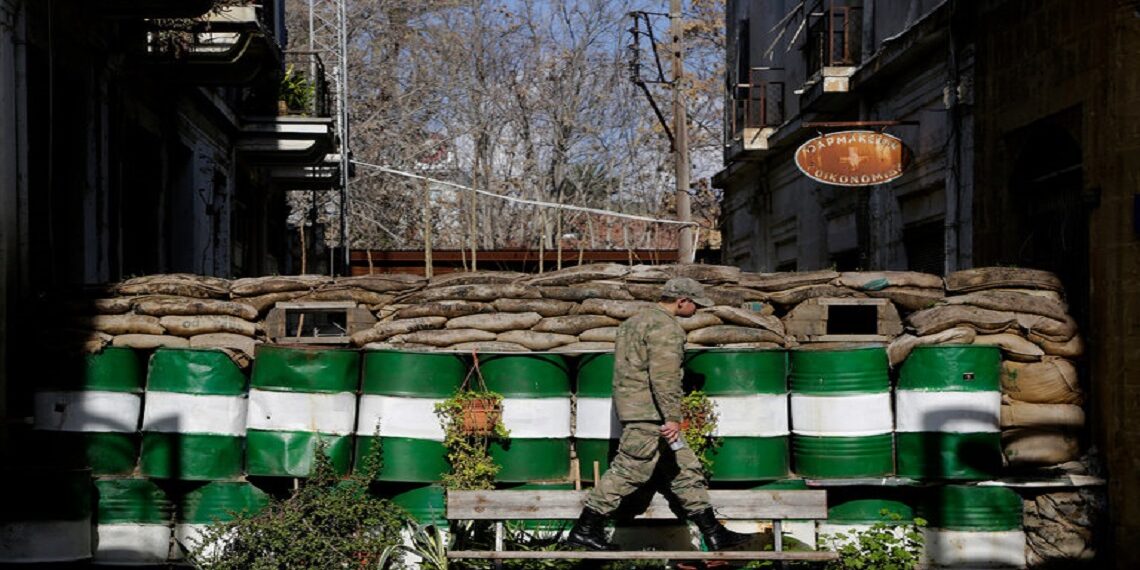 Tarih Bize Hiçbir Şey Öğretmiyor