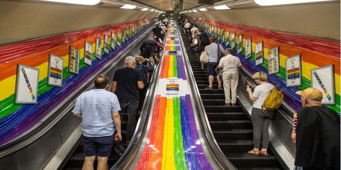 Londra’da Toplu Taşımada Cinsiyet Vurgulu Duyurulara Son Veriliyor