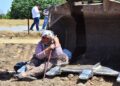 Yüzlerce Kadın Ağaç Kıyımına Karşı Kepçelerin Üzerine Çıktı