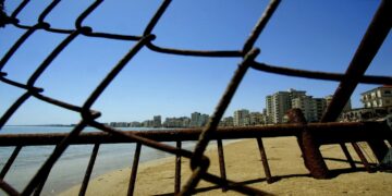 Maronit Açılımı Ardından Aba Altından Sopa Göstermek