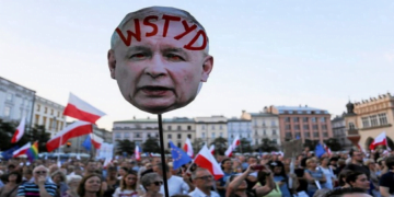 Polonya’da Binlerce Kişi Yargı Reformunu Protesto Etti | Video