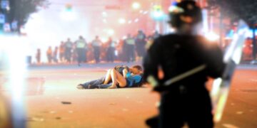 Zulmü Büyük Olan Değil Aşkı Büyük Olan Tamamlar Yapbozu | Selahattin Demirtaş