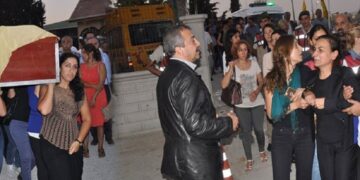 Çek Arabanı Faşist!