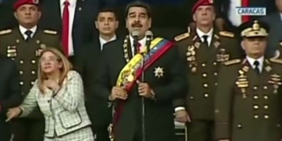 Maduro patlayıcı yüklü drone saldırısından kurtuldu
