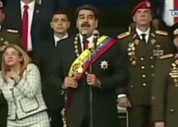 Maduro patlayıcı yüklü drone saldırısından kurtuldu