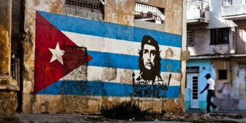 Komünizm Küba anayasasından çıkarıldı