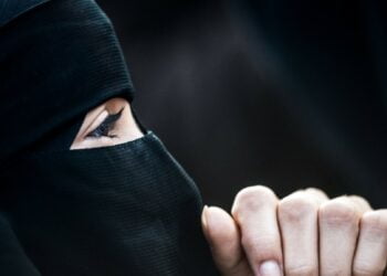 Danimarka’da peçe yasağı sonrası İlk ceza