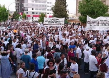 Kıbrıs’ın Güneyinde Diyalog Sonuç Vermiyor, Eğitimde Grev Kapıda