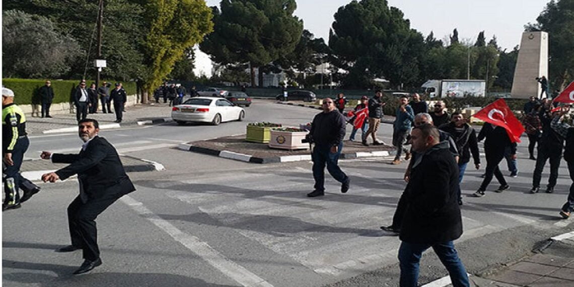 Afrika’ya ve Meclise Saldıranları Oy Birliğiyle Tahliye Ettiler