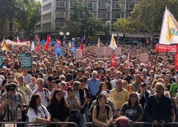 Almanya’da binler ırkçılığa karşı yürüdü