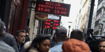 Arjantin’den ekonomik tedbir paketi: 10 bakanlık kapatılacak