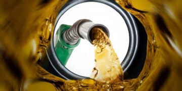 Akaryakıta yine zam