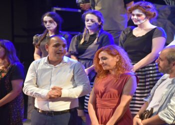 16. Kıbrıs Tiyatro Festivali “Hayalet Kumpanya” Oyunu ile Perdeleri Açtı