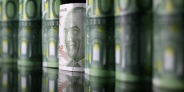 Türk lirasındaki düşüş ciddi bir ekmek krizine yol açma potansiyeline sahip