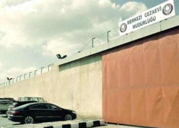 Cezaevinde 8 mahkûm, 9 gündür açlık grevinde