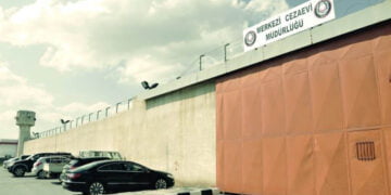 Cezaevinde 8 mahkûm, 9 gündür açlık grevinde