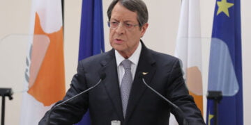 AKEL: “Bu şekilde müzakerenin yeniden başlayabileceğine gerçekten inanıyor mu?”