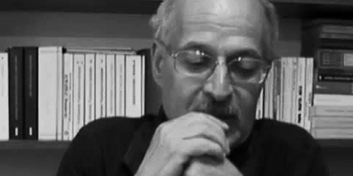 Fikret Demirağ’ın anısına: “Bir Sabah Sevgiyle Uyandır Beni”