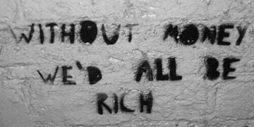 Küçük şeylerden mutlu olamamak – Umay Yılmaz Kutay