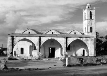 Yenierenköy’de (Gialousa) yokluğa bırakılmış bir kilise: Agia Marina Kilisesi