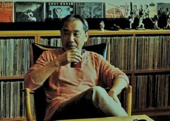 Murakami 10.000 plağını Japonya’da mezun olduğu üniversiteye bağışladı