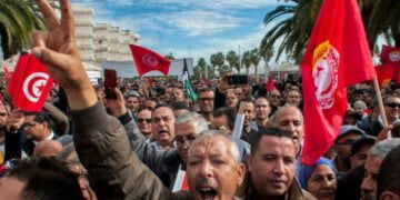 Tunus’ta son 40 yılın en büyük kamu grevi