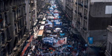 Arjantin’de halk sokakta: “Parasız eğitimi savunacağız”